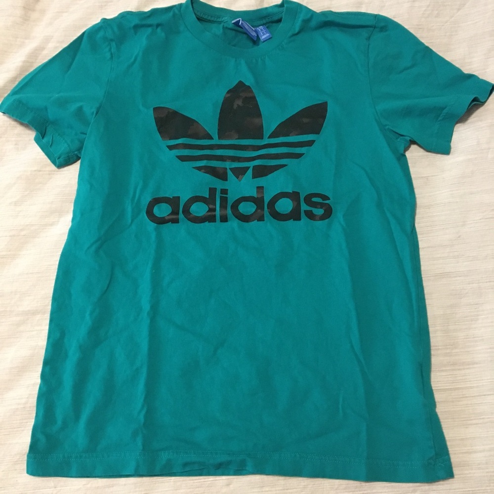 Adidas classic logo shirt